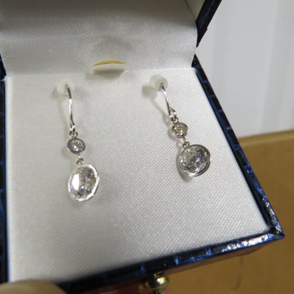 14K White Gold Hoop Dangle Earrings With CZ Gemstones 1.3 g Weight - Picture 9 of 9
